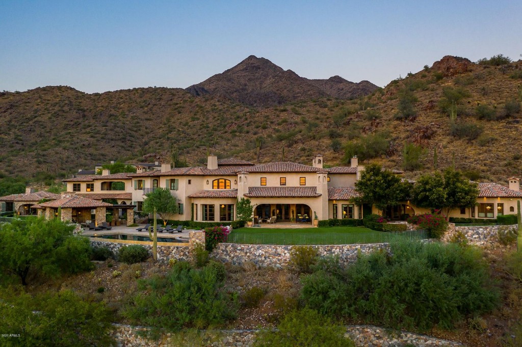 luxury mansion in Scottsdale, AZ